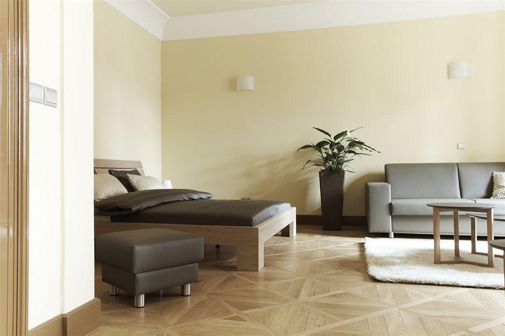 3 Epoques By Residences *
