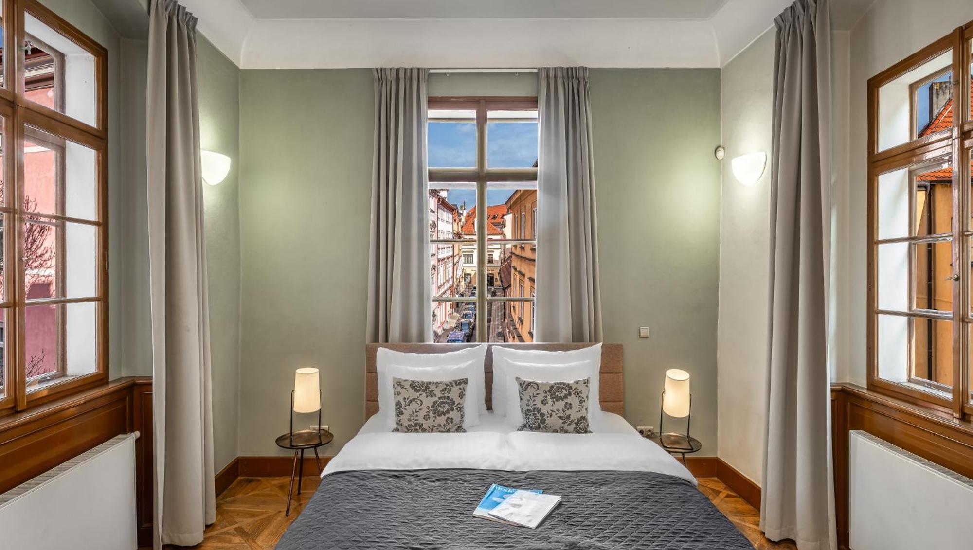 3 Epoques By Residences * Praga