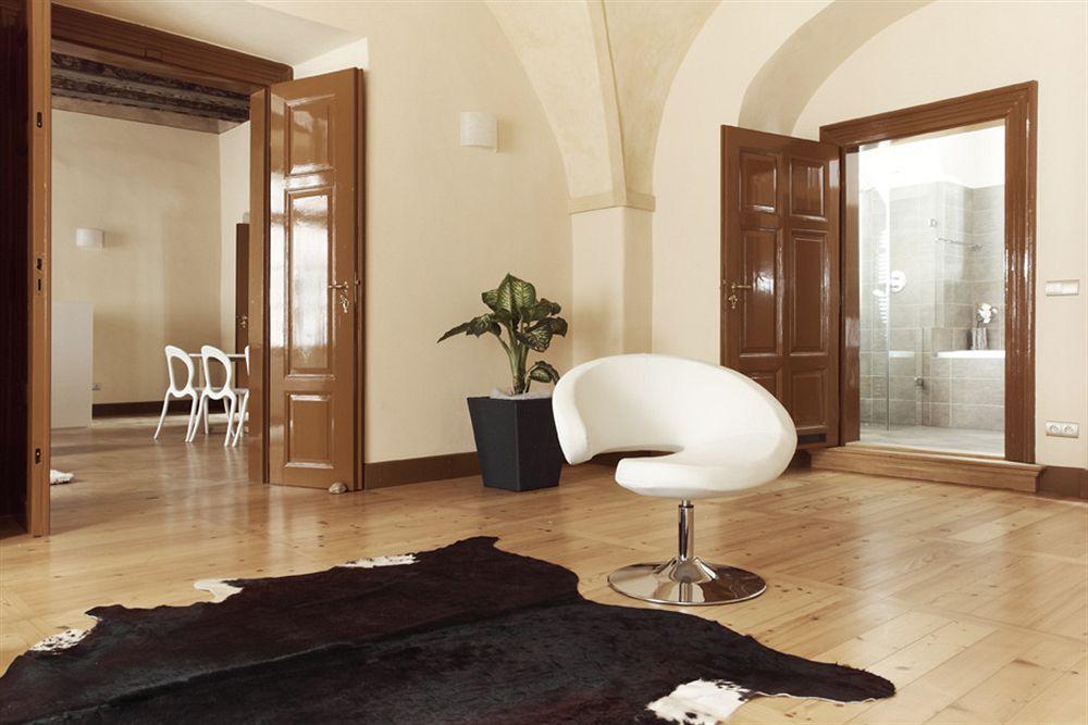 3 Epoques By Adrez Apartmán