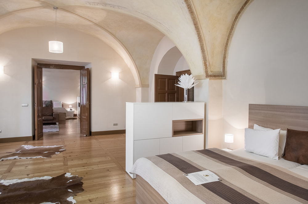 3 Epoques By Residences * Praga